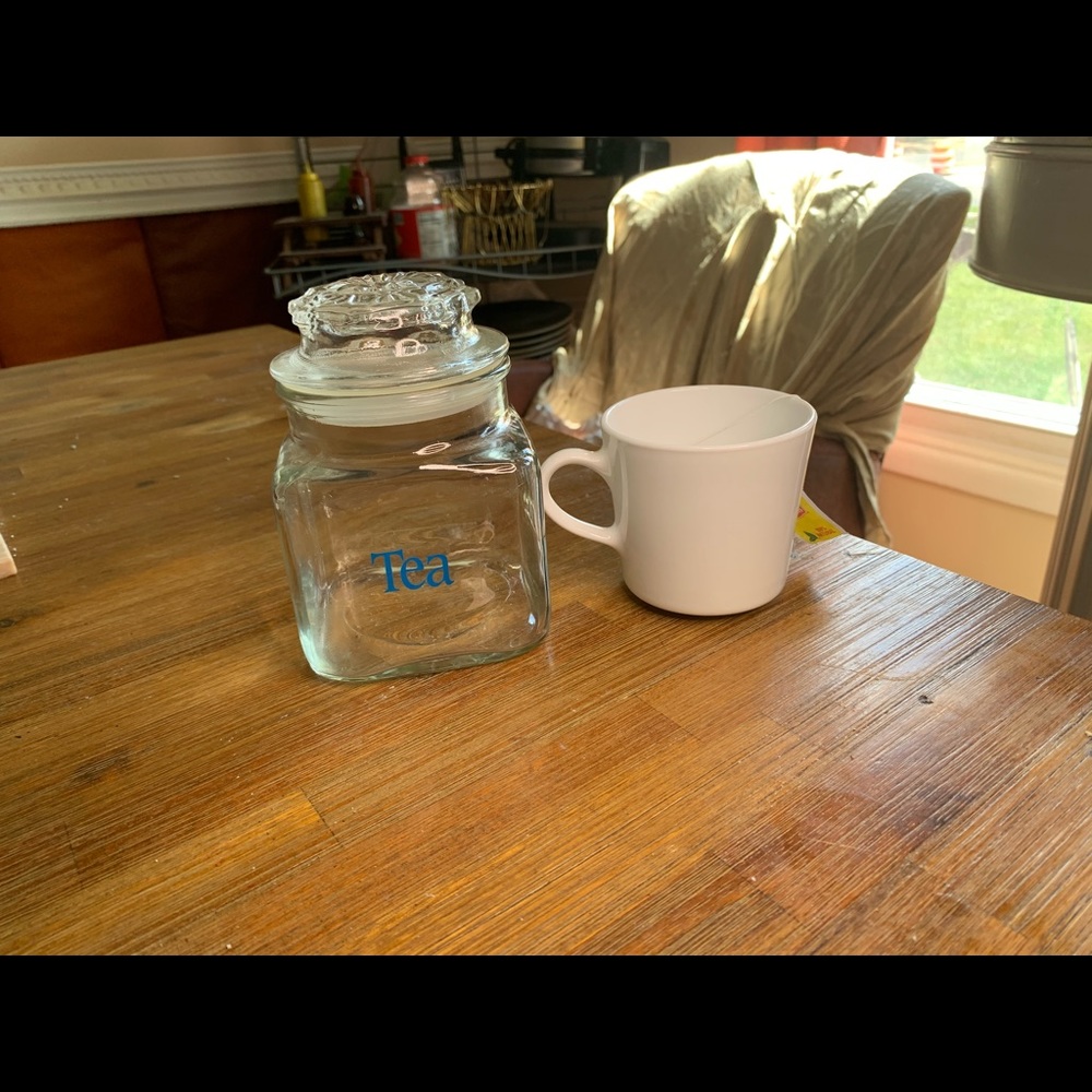 Tea container